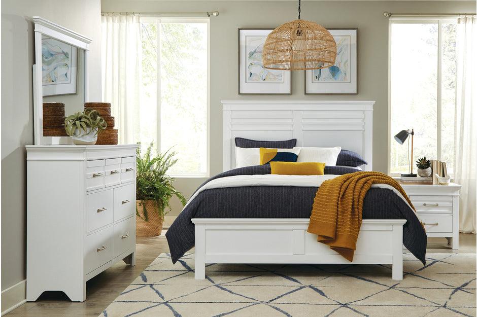 Blaire Farm 5 Piece Queen Bedroom Set In White 1675W-1-5Set | Homelegance