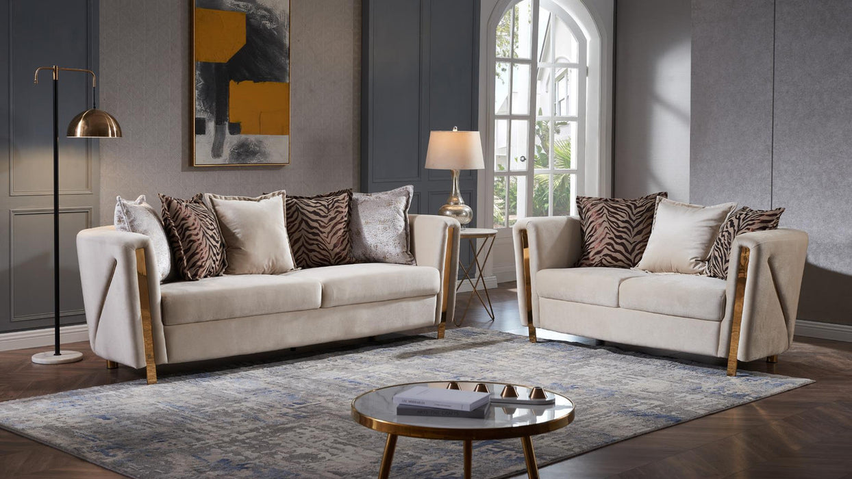 Chanelle Living Room Set In Thick Velvet
