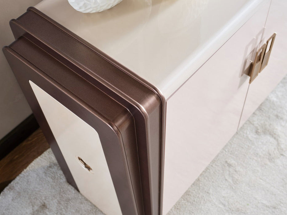 Nirvana Kanss 92" Wide 4 Door Buffet With Mirror