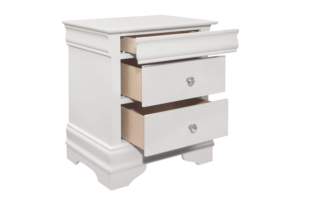 Lana 3 Piece Queen Bedroom Set In White 1556W-1-3Set | Homelegance