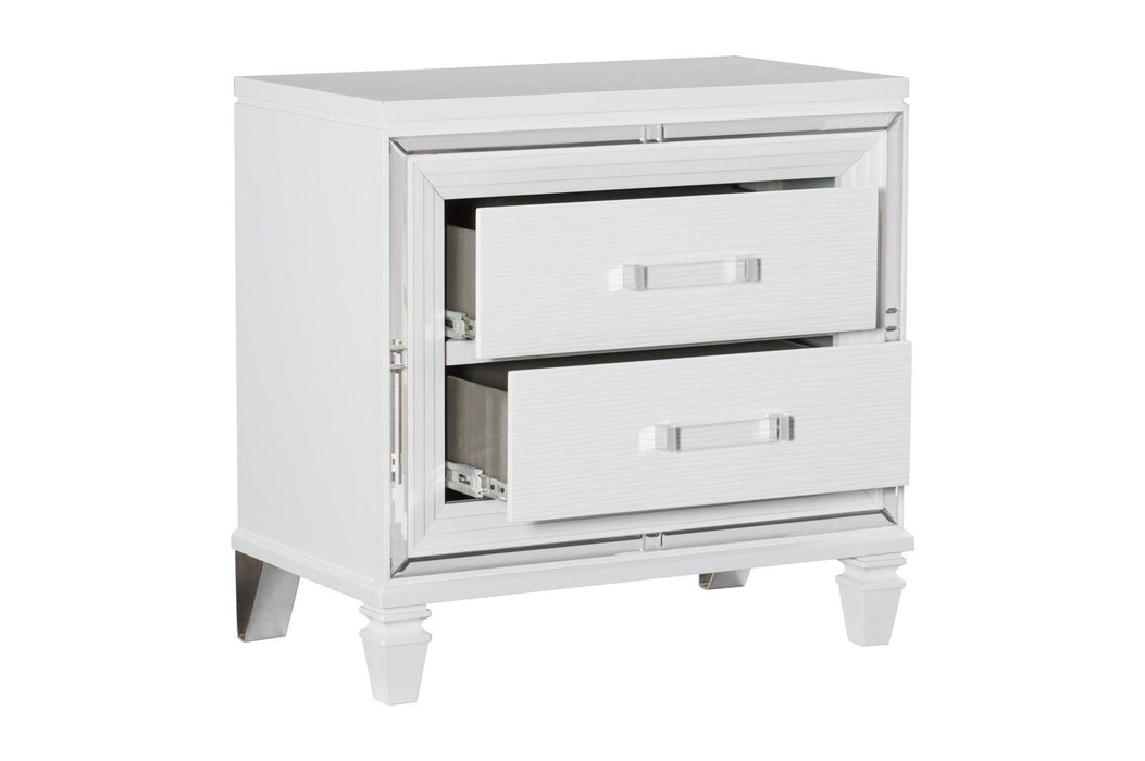 Tamsin 3 Piece Queen Platform Bedroom Set In White 1616W-1-3Set | Homelegance