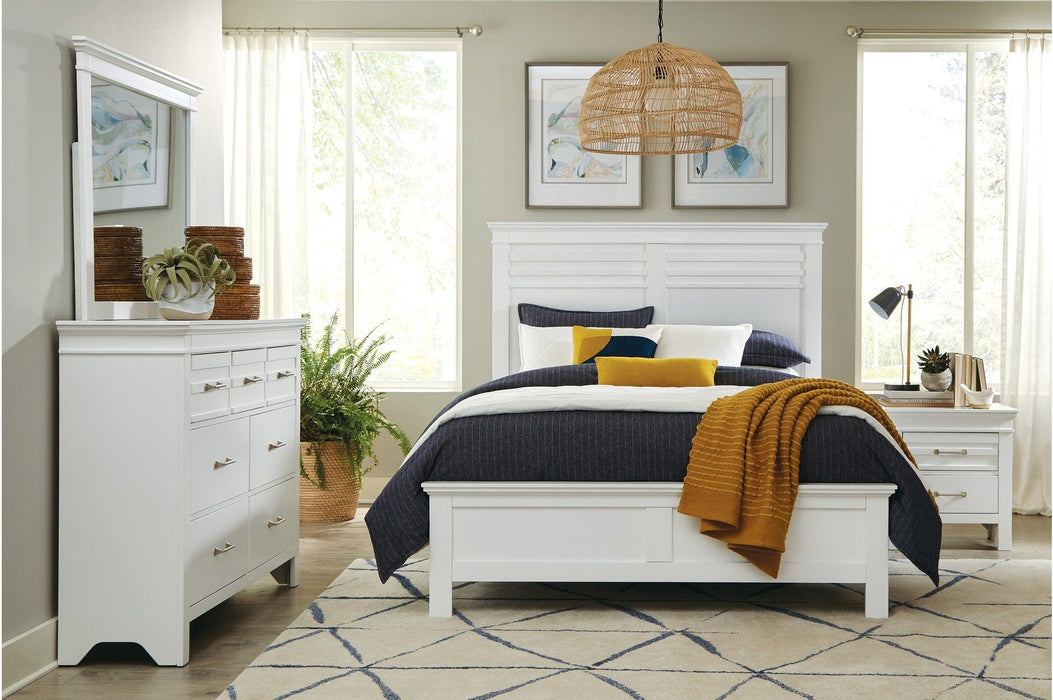 Blaire Farm 3 Piece Queen Bedroom Set In White 1675W-1-3Set | Homelegance