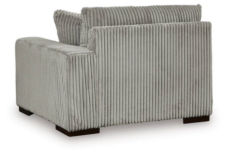 Lindyn Sectional with Chaise