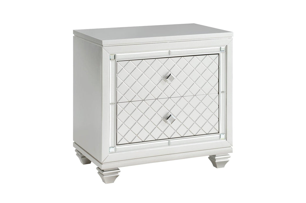 Leesa Bedroom Set In Silver | Homelegance