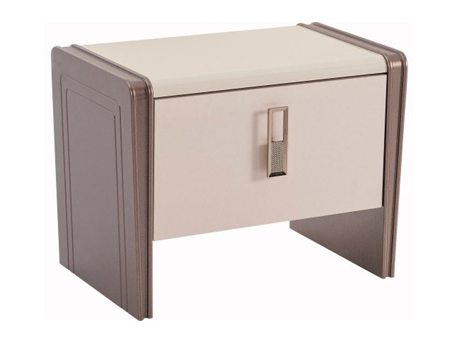 Nirvana Kanss 21" Tall Nightstand With Mirror