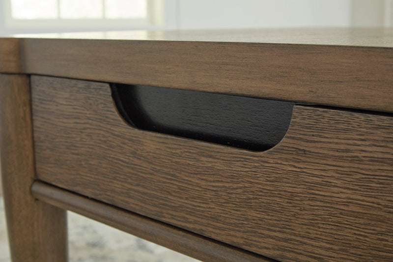 Roanhowe Brown Coffee Table and 2 End Tables -  Ashley - DMV Furniture