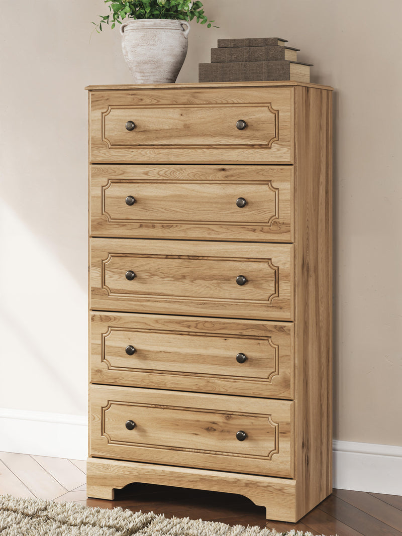 Aleaport Full Panel Bed with Chest and Nightstand in Warm Brown - PKG022637