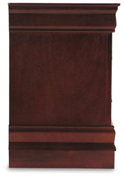 Alisdair Queen Sleigh Bed, Dresser and 2 Nightstands - B376B42