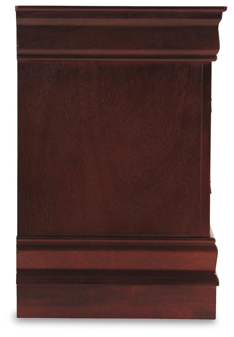 Alisdair Reddish Brown Queen Sleigh Bed, Dresser, Mirror, 2 Chests and 2 Nightstands - B376B29