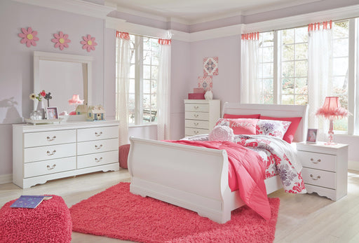 Anarasia Full Sleigh Headboard, Dresser, Mirror, Chest and Nightstand in White - PKG002575