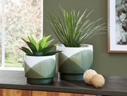 Ardenridge Planter (Set of 2) - DMV FurniturePlanter