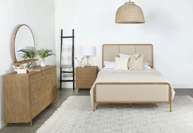 Arini 4-piece California King Bedroom Set Cream and Sand Wash - 224301KWCRM-S4