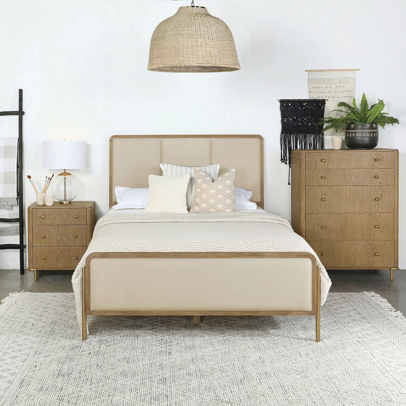 Arini 56-inch Eastern King Panel Bed Cream and Sand Wash - 224301KECRM