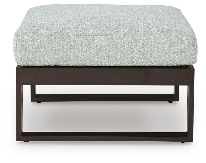 Beachloft Black/Gray 4-Piece Outdoor Sectional - P490P7
