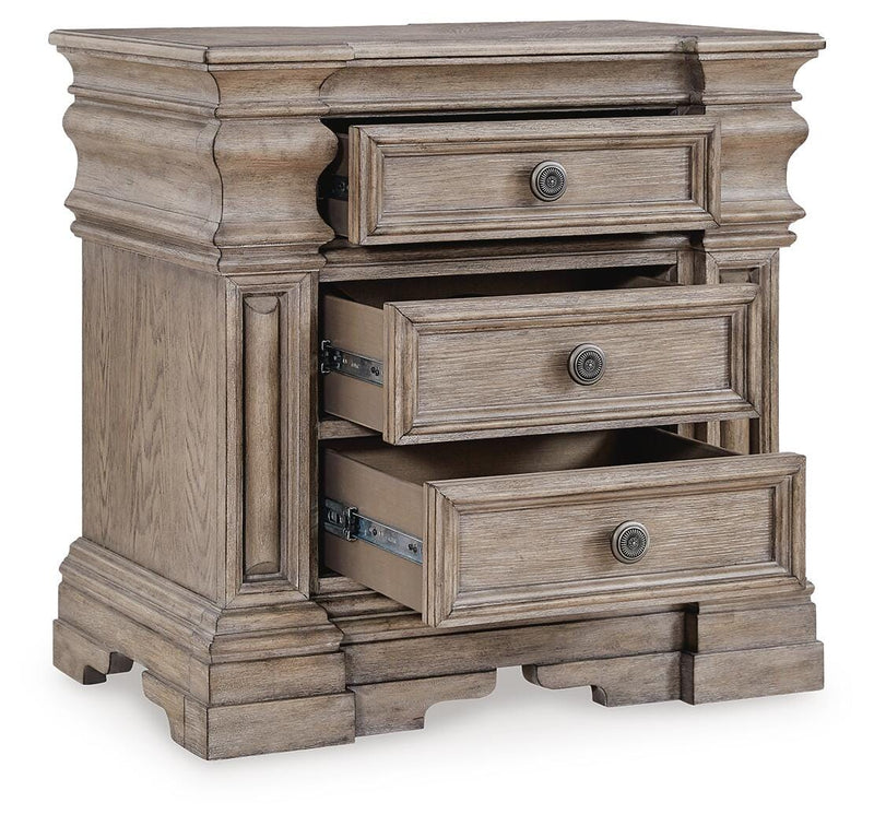 Blairhurst Light Grayish Brown King Panel Bed, Dresser, Chest and 2  Nightstands - B916B11