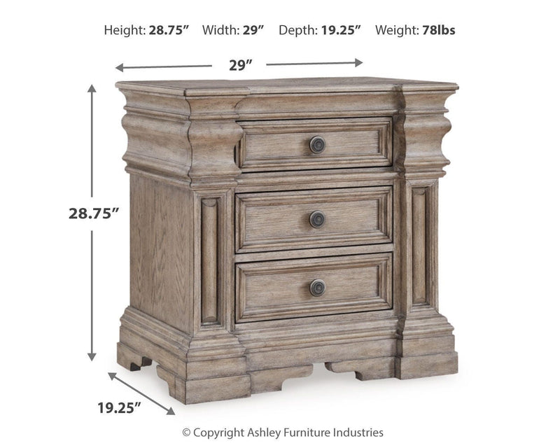 Blairhurst Light Grayish Brown Queen Panel Bed, Dresser, Mirror and 2 Nightstands - B916B10