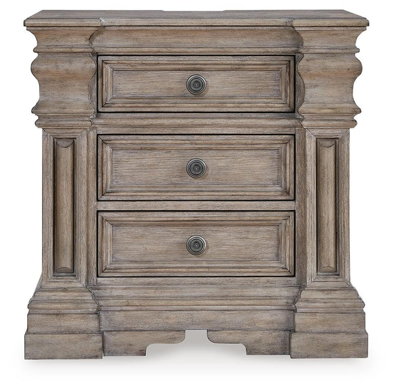 Blairhurst Light Grayish Brown Queen Panel Bed, Dresser, Mirror and 2 Nightstands - B916B10