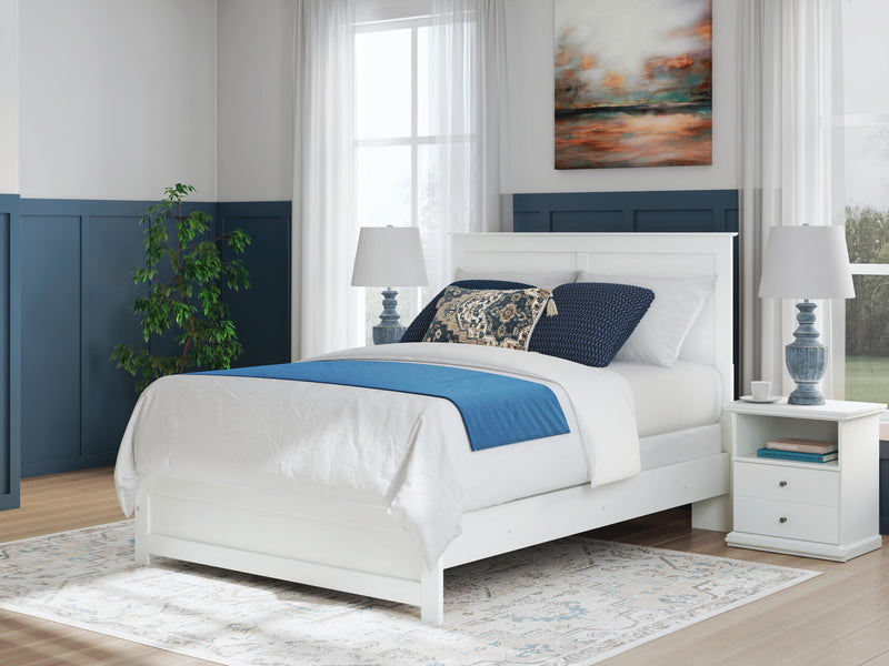 Bostwick Shoals White Queen Panel Bed with Mirrored Dresser, Chest and 2 Nightstands - B139B49