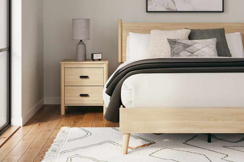 Cabinella Tan Queen Platform Panel Bed - DMV FurnitureQueen Bed