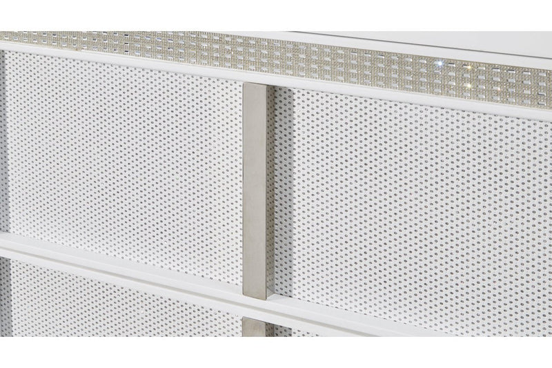 Chalanna White Queen Upholstered Storage Bed - DMV FurnitureQueen Bed