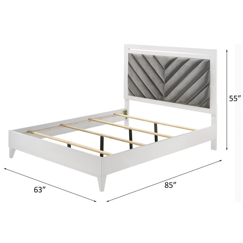 Chelsie Queen Bed - 27390Q