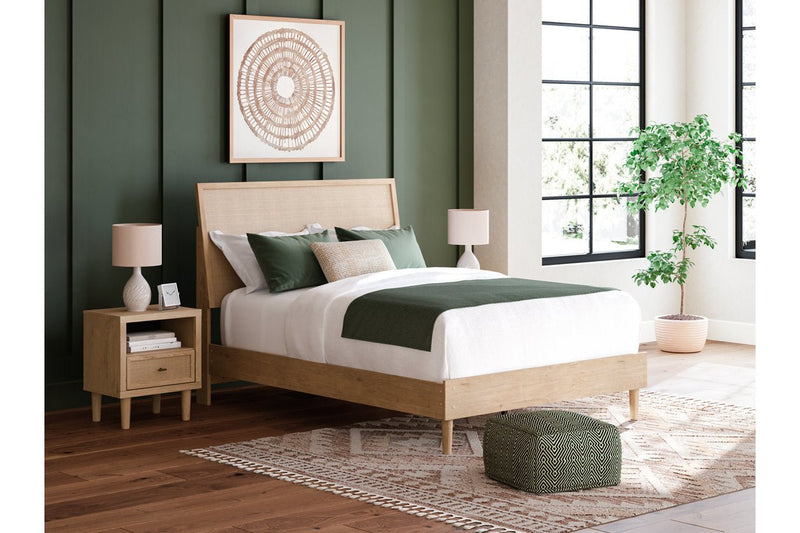 Cielden Two - tone Queen Platform Bed - DMV FurnitureQueen Bed