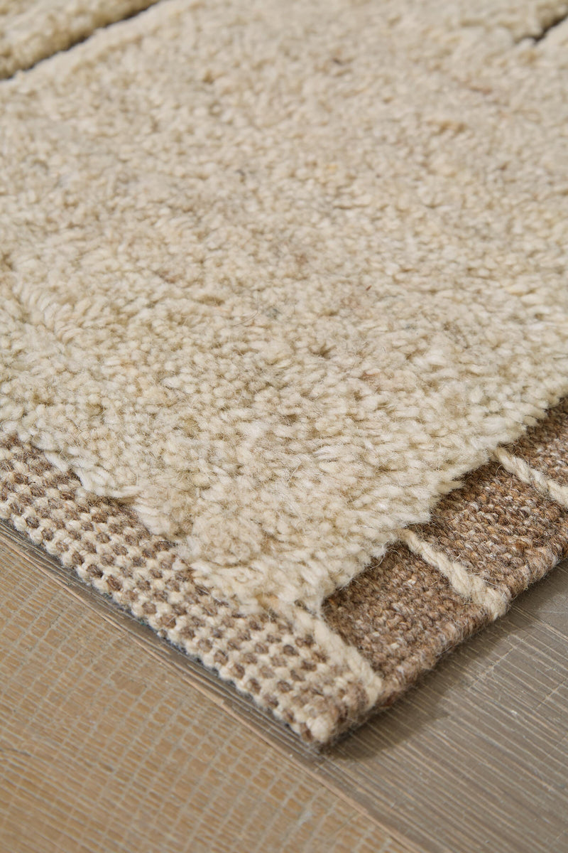 Clayman Beige/Brown Medium Rug - R408342
