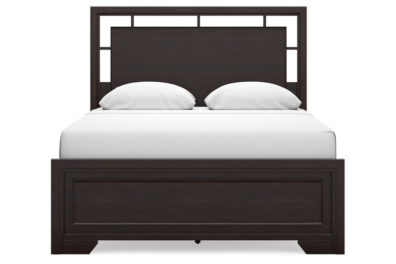 Covetown Dark Brown Queen Panel Bed - DMV FurnitureQueen Bed
