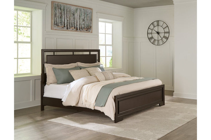 Covetown Dark Brown Queen Panel Bed - DMV FurnitureQueen Bed
