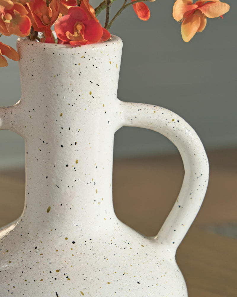 Dallinworth White/Black Vase - A2000831