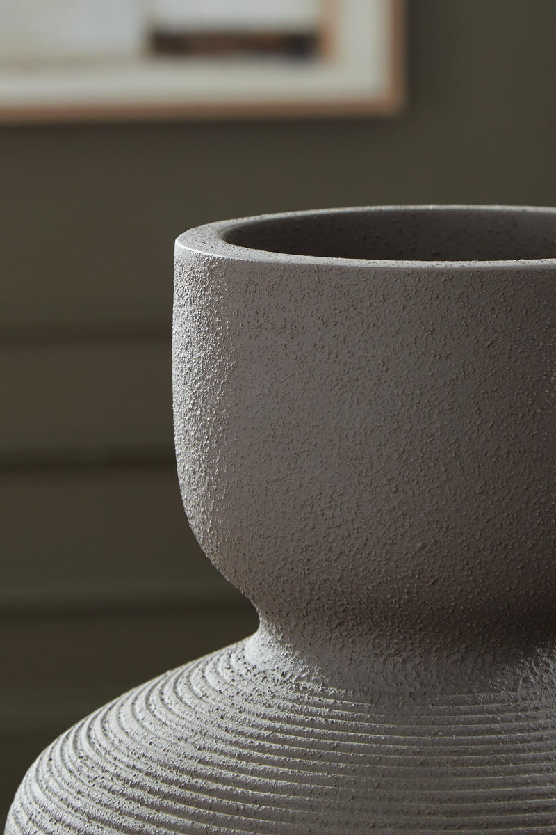 Dalsen Brown Vase - A2000872