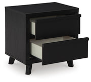 Danziar Queen Panel Bed, 2 Dressers and Nightstand - B1013B31