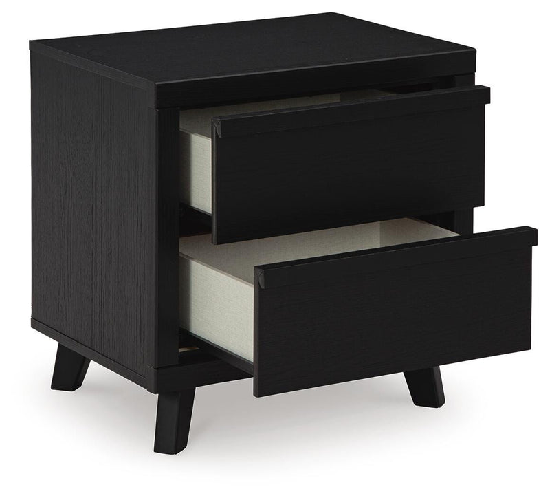Danziar Queen Panel Bed, 2 Dressers and Nightstand - B1013B31