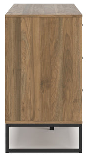 Deanlow Full Panel Headboard with Dresser and 2 Nightstands in Honey - PKG017178