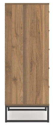 Deanlow Full Panel Headboard with Dresser, Chest and 2 Nightstands in Honey - PKG017180