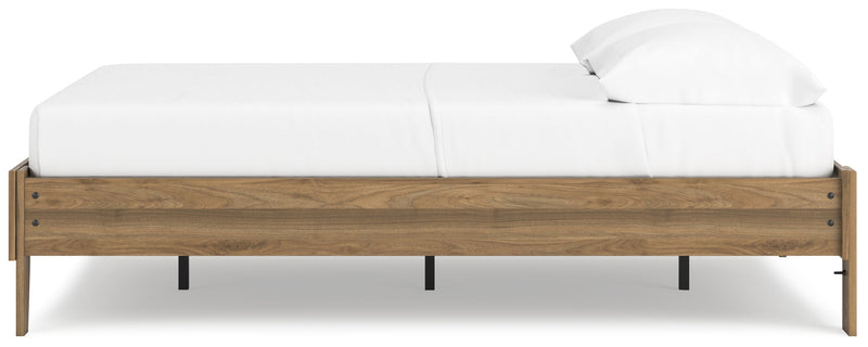 Deanlow Full Platform Bed with Dresser, Chest and Nightstand in Honey - PKG017197