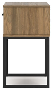 Deanlow Full Platform Panel Bed with Dresser and Nightstand in Honey - PKG017209