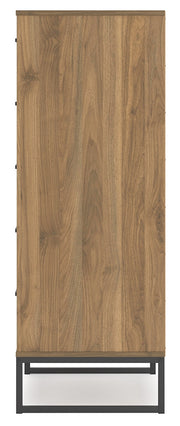 Deanlow Queen Panel Headboard with Dresser, Chest and Nightstand in Honey - PKG017267
