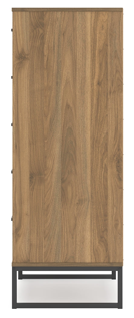 Deanlow Queen Panel Headboard with Dresser, Chest and Nightstand in Honey - PKG017267