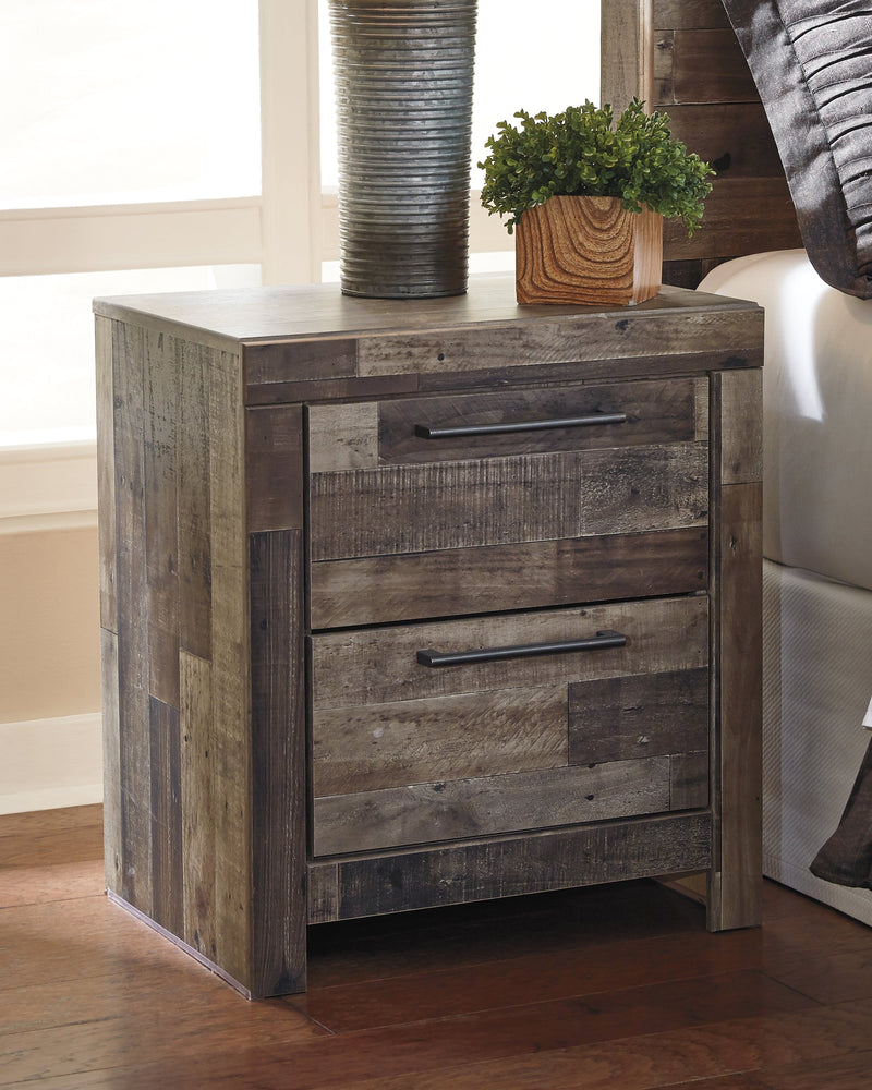 Derekson Full Panel Bed with Mirrored Dresser, Chest and 2 Nightstands in Multi Gray - PKG003543