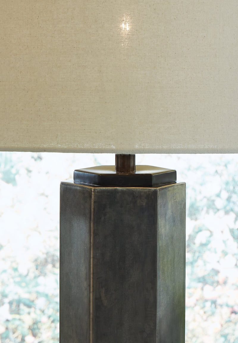 Dirkton Accent Lamp - DMV FurnitureTable Lamp