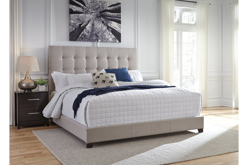 Dolante Beige King Upholstered Bed - DMV FurnitureKing Bed