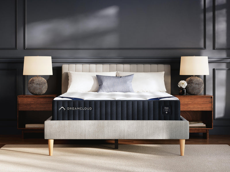 DreamCloud Classic Hybrid White King Mattress - M13541