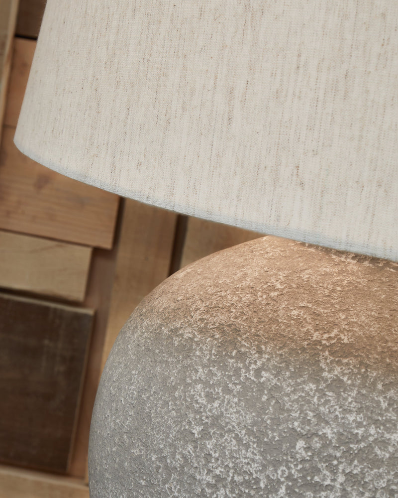 Dreward Table Lamp - DMV FurnitureTable Lamp