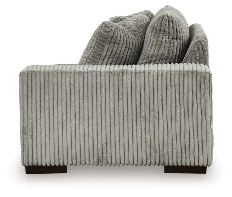 Lindyn Sectional with Chaise