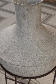 Estonbank Distressed Cream Vase - A2000747
