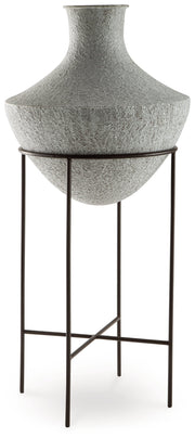 Estonbank Distressed Cream Vase - A2000748