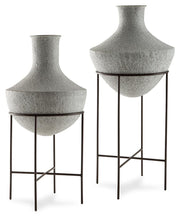 Estonbank Distressed Cream Vase Set - A2000747A1