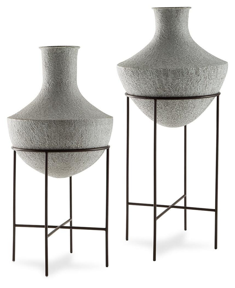 Estonbank Distressed Cream Vase Set - A2000747A1