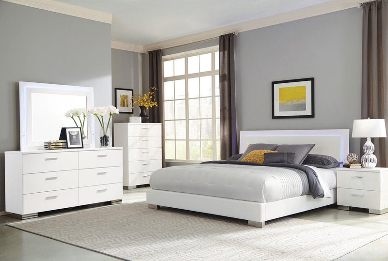 Felicity 5-piece Eastern King Bedroom Set White High Gloss - 203500KE-S5L